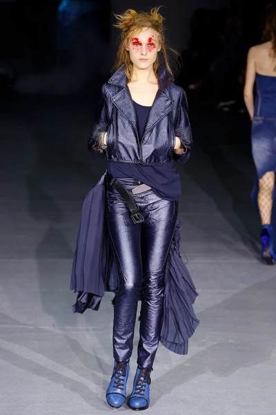 Look 13